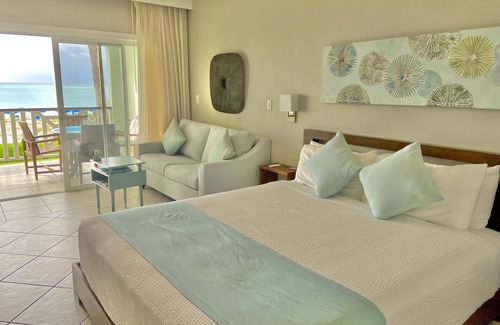 Grace Bay Resort | Spectacular Beachfront Condo, Ocean Views of Grace Bay, Suite #123