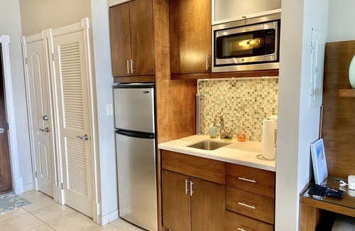 Grace Bay Resort | Spectacular Beachfront Condo, Ocean Views of Grace Bay, Suite #123