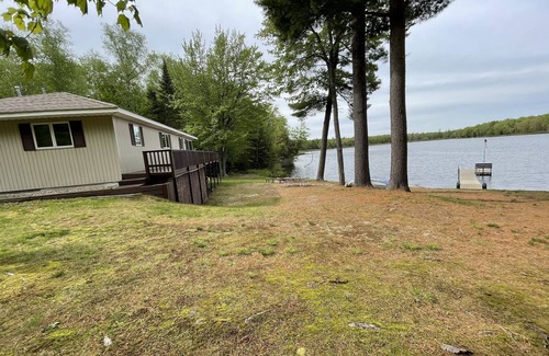 Wetmore House | Spectacular Fall Color Views! Swimming, Fishing, boat, canoe, kayaks!