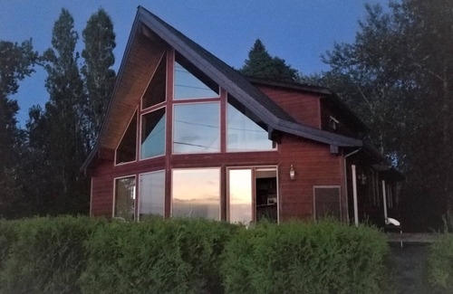 Blaine Ski Chalet | Spectacular indoor/outdoor views on a secluded part of Drayton Harbor.