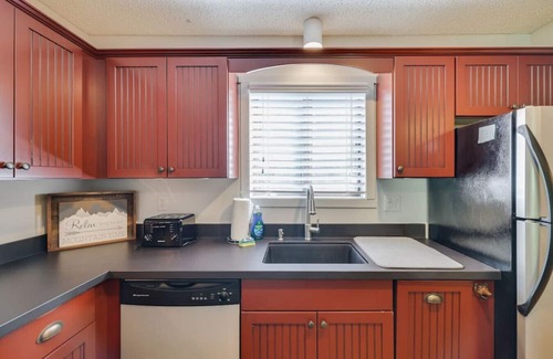 Tannersville House | Spectacular Pocono's Getaway Near EVERYTHING!