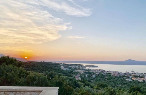 Almyrida Villa | Spectacular sea view-Private Pool-Unlimited WiFi-Walking Distance to Beach