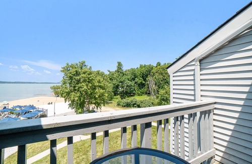 Acme Condo | ☀ Spectacular Sunset Views Studio Condo @ The Shores 5587