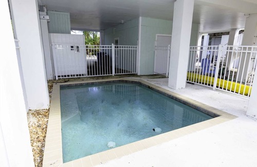 Cutthroat Harbor Estates House | Spectacular Sunsets, 3 bed, 2 bath with pool