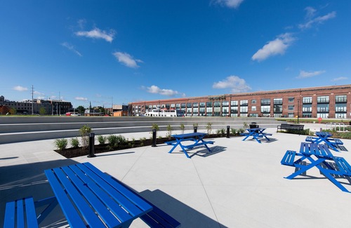Sandusky Condo | Spectacular Turn-Key Waterfront Getaway For Six!
