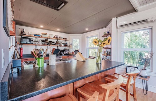 East End Apartment | Spectacular Views & Comforts of Home in Portland s Most Desirable Neighborhood