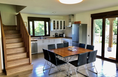 Villahormes House | Spectacular views of the sea and the mountains: 10 minutes walk from Gulpiyuri beach
