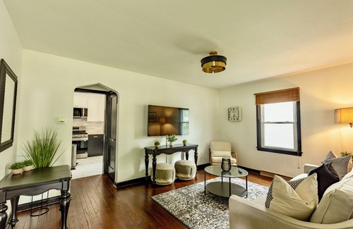 Speedway House | Speedway "Finish Line" House