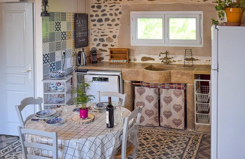 Balansun House | Spend a relaxing and romantic holiday in this charming house.