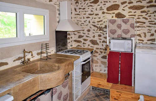 Balansun House | Spend a relaxing and romantic holiday in this charming house.
