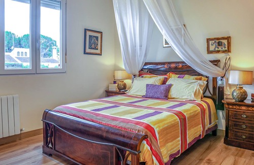 Aljaraque House | Spend an unforgettable vacation in this quaint and cozy cottage with pool.