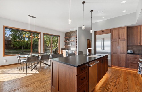 Bigfork House | Spend Holidays at Flathead Lake! Stunning Lake house less than a mile from Downtown Bigfork!