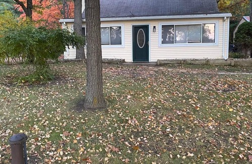 Caseville Cottage | Spend time in the Sun and Sand at Cozy Cottage of Caseville.