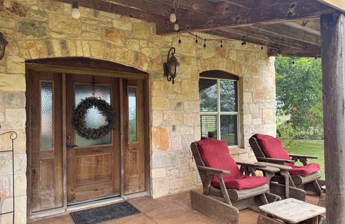 Fredericksburg Cottage | Spin On Out Into Wide Open Spaces!