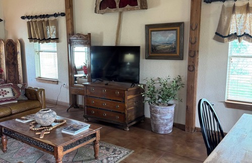 Fredericksburg Cottage | Spin On Out Into Wide Open Spaces!