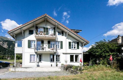 Brienz Apartment | Spirit Apartments - Balkon mit Seesicht - Parkplatz