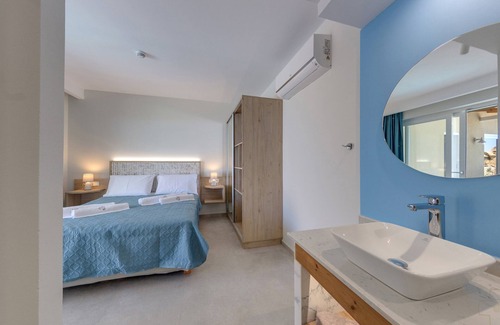 Agia Pelagia Hotel | Spiros Soula Thematic Suites