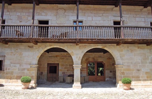 Luzmela House | Splendid 18th-century manor house, restored with all services