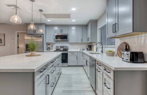 Tempe House | SPLENDID 5 Bedroom home with PRIVATE Heated Pool!