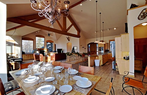 Corinthian Hills House | Splendid abode with awe-inspiring views, a hot tub, and a pool table ready!