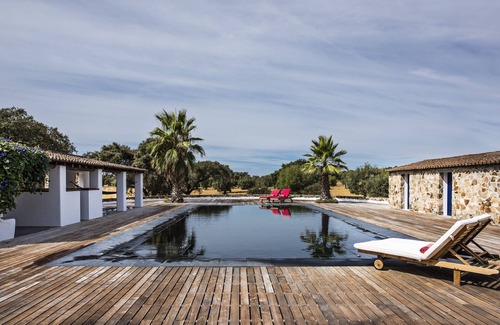 Viana do Alentejo Villa | Splendid oasis in the heart of Alentejo "THE BARN"