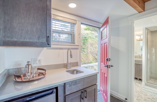 Lincoln City House | Splendid Views & Amenities in This Gorgeous Home With Hot Tub, TVs & Game Room!