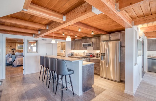 Lincoln City House | Splendid Views & Amenities in This Gorgeous Home With Hot Tub, TVs & Game Room!