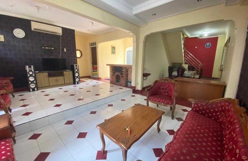 Sentul City Hotel | SPOT ON 91278 Pahlawan Udyana Syariah