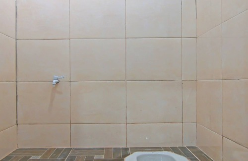 Pekanbaru Hotel | SPOT ON 92570 Putri Guest House Syariah Near SPBU Rimbo Panjang