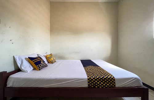 Malang Hotel | SPOT ON 93423 Kost Berkah Near Kebun Teh Wonosari