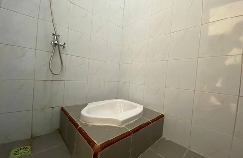 Tegal Hotel | SPOT ON 93452 Wulan Homestay 2 Syariah
