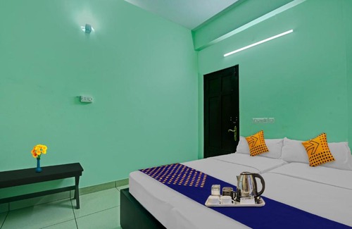 Chirayinkil Hotel | SPOT ON Ar Lodge Non Ac Rooms