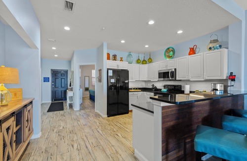 Clearwater Beach Condo | Spotless Condo Stunning 180° Views Comfy King Beds Walk 2 Beach No Car Needed