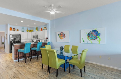 Clearwater Beach Condo | Spotless Condo Stunning 180° Views Comfy King Beds Walk 2 Beach No Car Needed