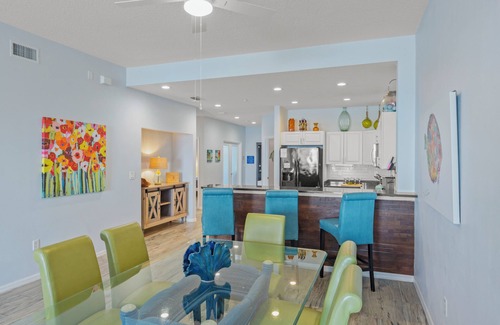 Clearwater Beach Condo | Spotless Condo Stunning 180° Views Comfy King Beds Walk 2 Beach No Car Needed