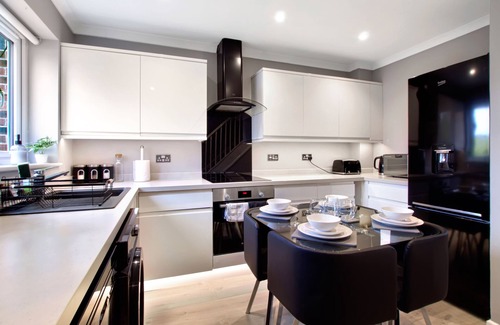 Stevenage House | Spotless Two-Bedroom Home with Garden and Parking