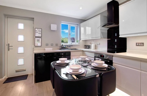 Stevenage House | Spotless Two-Bedroom Home with Garden and Parking