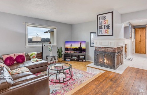 Wichita House | Sprawling 6BD Home With POOL In Safe Area!