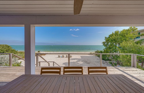 North Captiva House | SPRAWLING PRIVATE BEACHFRONT - Sleeps 10, perfect for a family, 2 golf carts