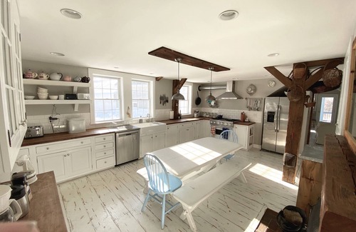 Moultonborough Other | Sprawling vintage farmhouse on ten acres for large groups in Lakes Region