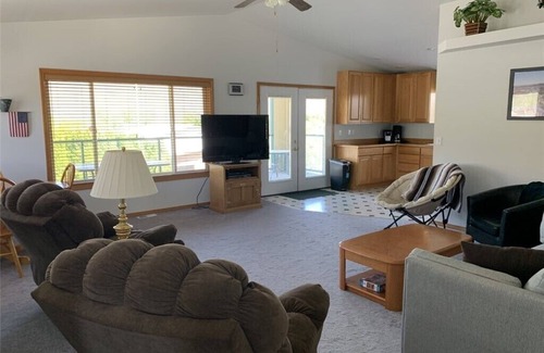 Sunland Estates House | Spread out and relax in comfort in beautiful Sunland Estates