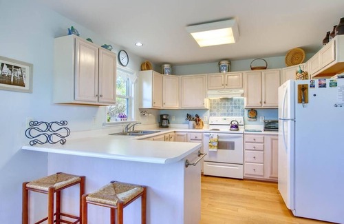 Surf City House | Spring and Summer Specials - Small Dog Allowed with added pet payment