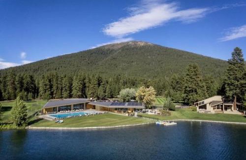 Black Butte Ranch House | Spring Home 6 - Cozy 4BR Cabin in Black Butte Ranch w Fireplace