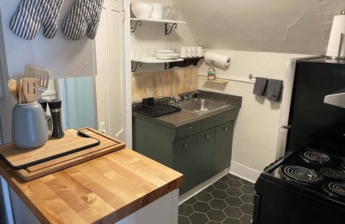 Old North End House | *Spring Promotion* 1BD near downtown + waterfront!