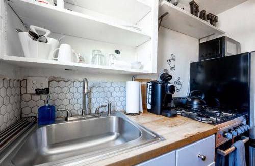Iron Horse Historic District Apartment | Spring Serenity Chic 1BR Apt Walk to UofA