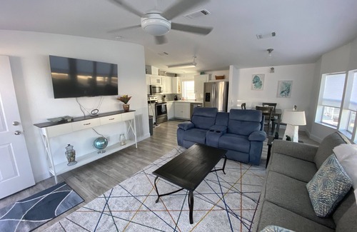 Biggar House | Spring/Summer Special 55+ Gated Community - 100 steps pool/hot tub