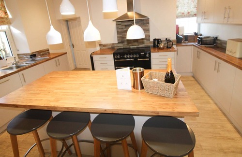 Penrith Cottage | Springfield Farm, Penruddock - a cottage that sleeps 10 guests in 5 bedrooms