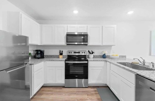 Spring Hill House | 🌿 Springhill Retreat! | Spacious 3-Bed, 2-Bath Home — Perfect for Long or Short