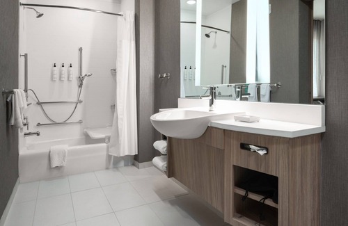 Charlotte Hotel | SpringHill Suites Charlotte Airport Lake Pointe