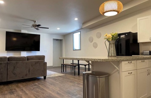 Buffalo Springs Condo | Springs Ridge B -3BR/2BA -Lakeside Condo! Sleeps 8